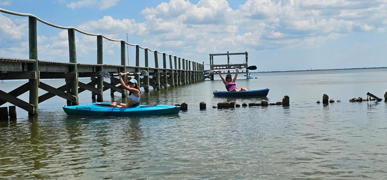 Nasa Waterfront Dolphin Suite Titusville Exterior foto